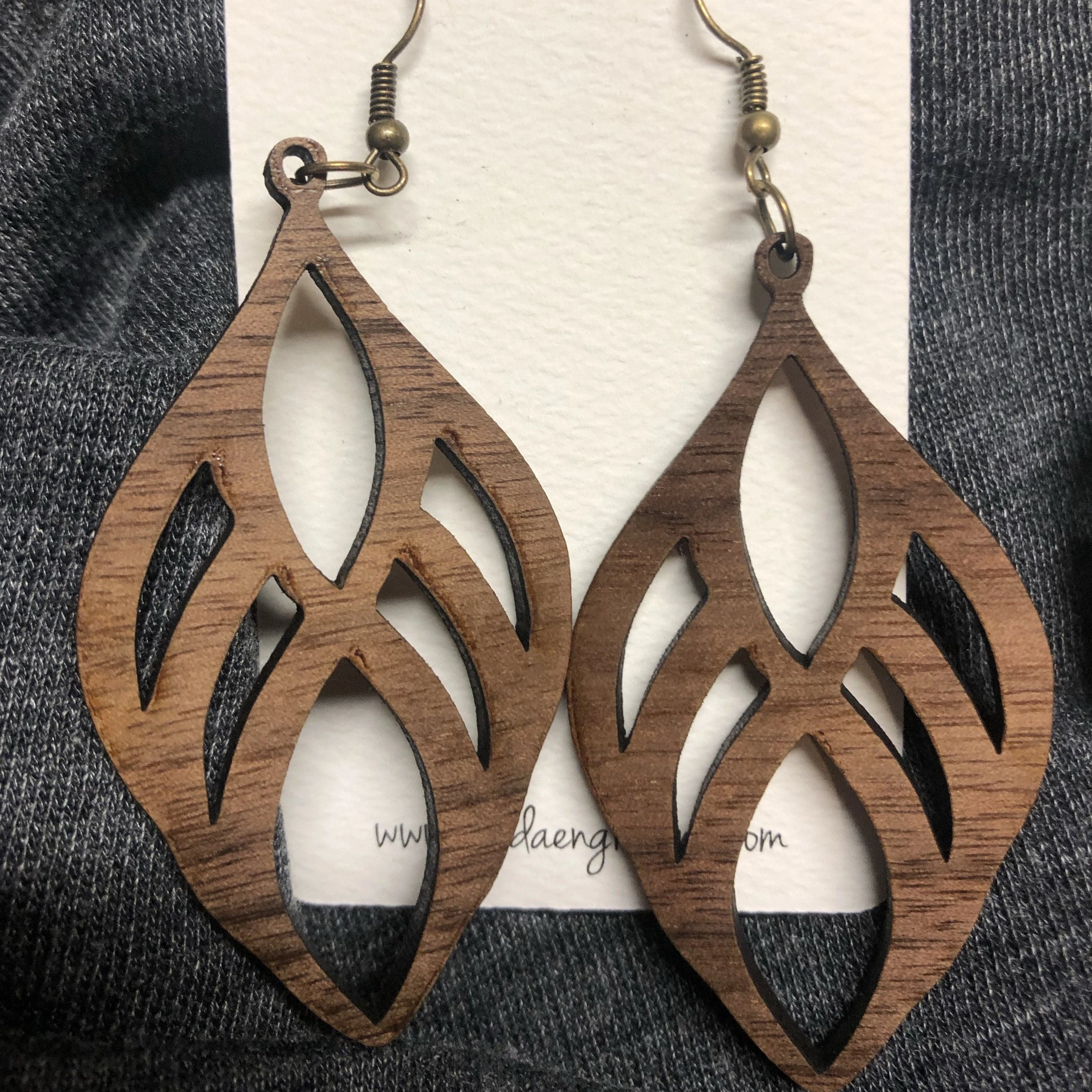 Laser Cut Chandelier Circle Threader Hoop Earrings, Gold Tone Silver - The  Black Bow Jewelry Company