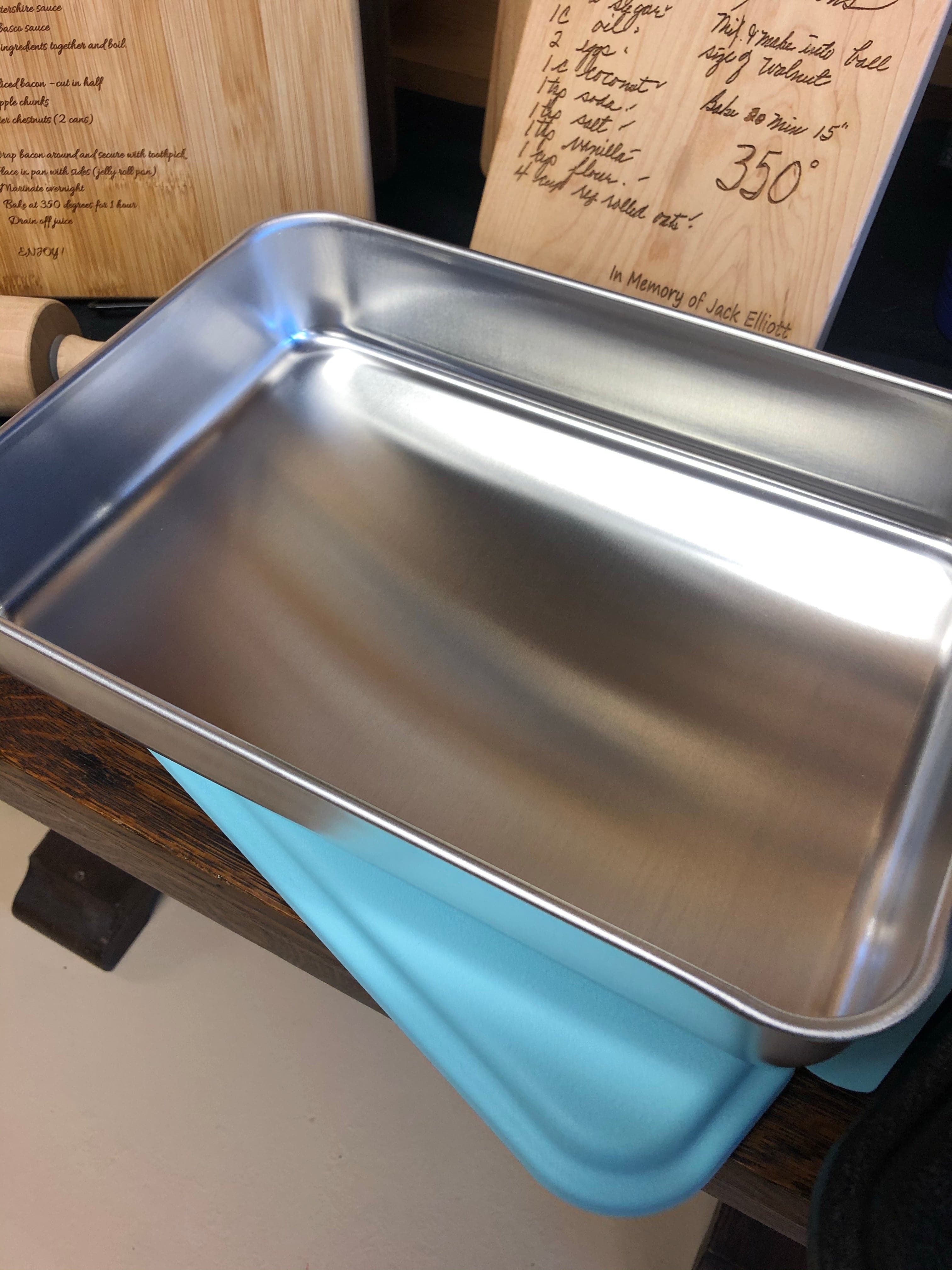 Cake Pan with Engraved Design on Teal Colored Lid - Aluminum 9” x 13