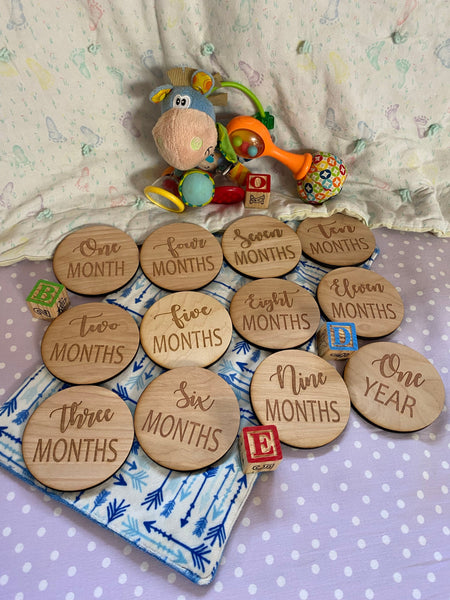 Monthly Birth Milestones Wooden Markers. Monthly Baby Photos. Circle Birth Months. - C & A Engraving and Gifts